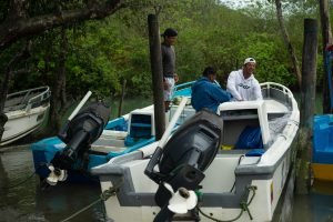 Piratería en Esmeraldas (Ecuador) causa pobreza y contaminación por redes fantasma