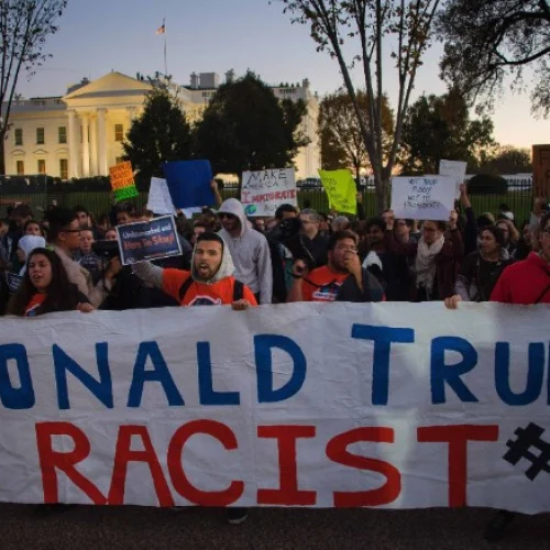 PROTESTAS EN LOS ANGELES POR POLÍTICAS DEL GOBIERNO CONTRA MIGRANTES